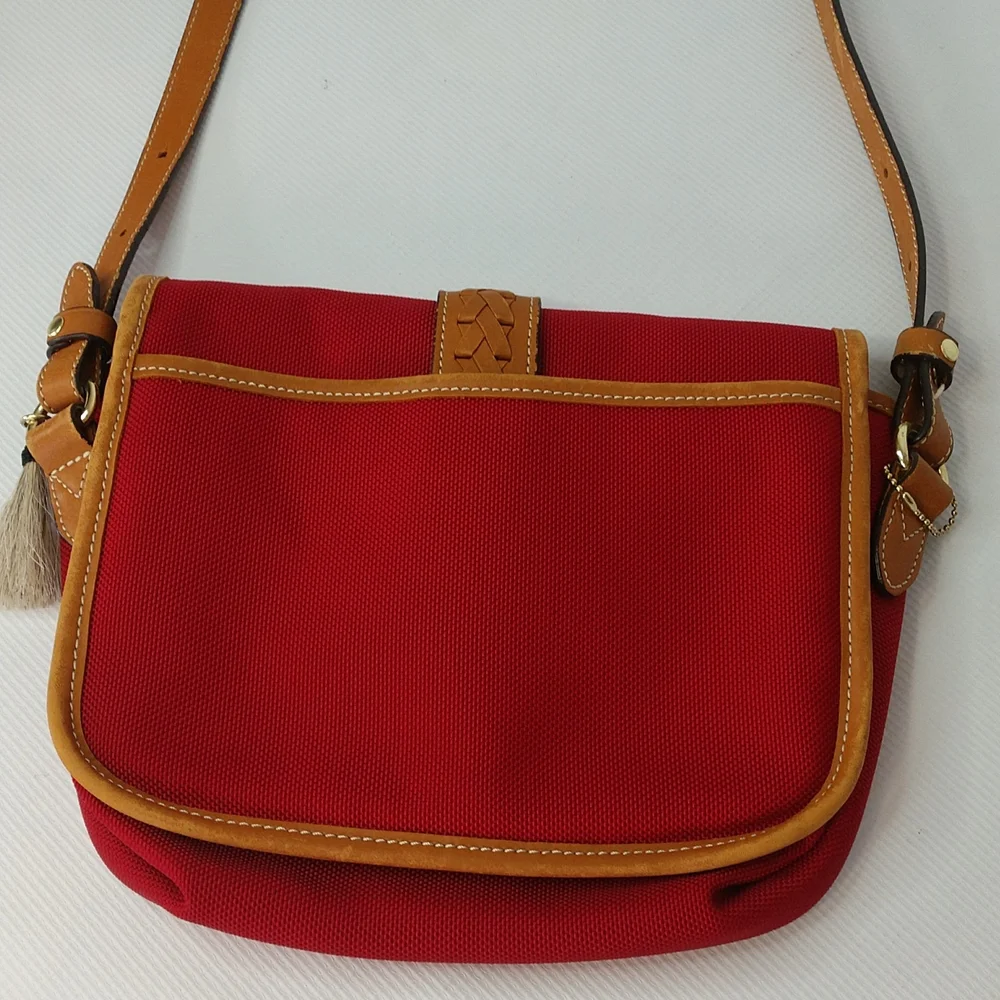 Weaver West red canvas bag. Size 9 3/4